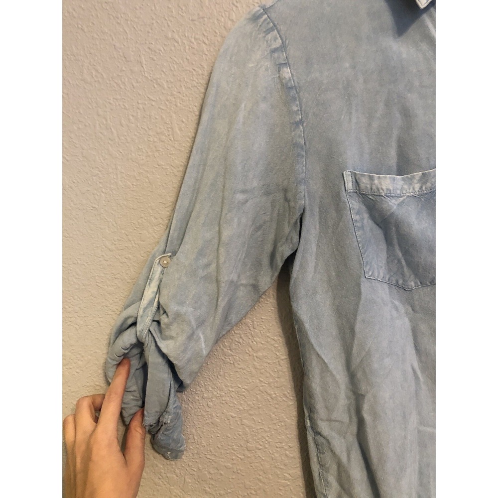 Style Envy Womens Top‎ Medium Blue Long Sleeve Roll Tab Button Up Shirt Pockets - Picture 3 of 7
